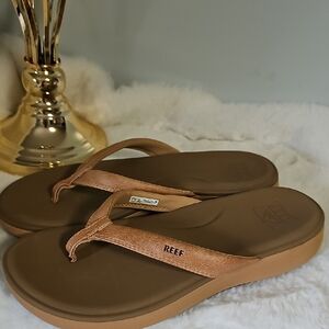 NWOT! Reef Cushion Cloud Sandals